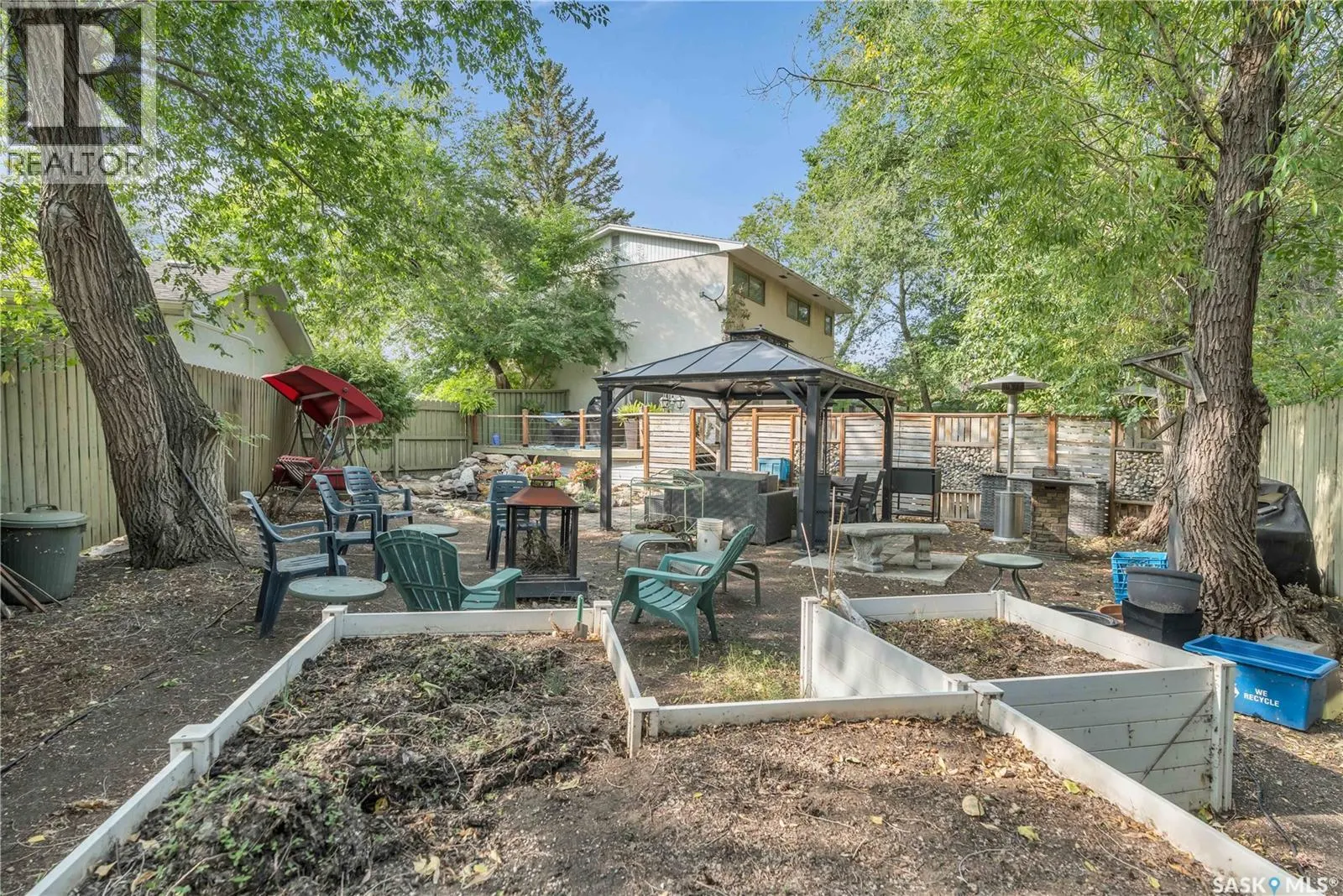 275 Logan CRESCENT