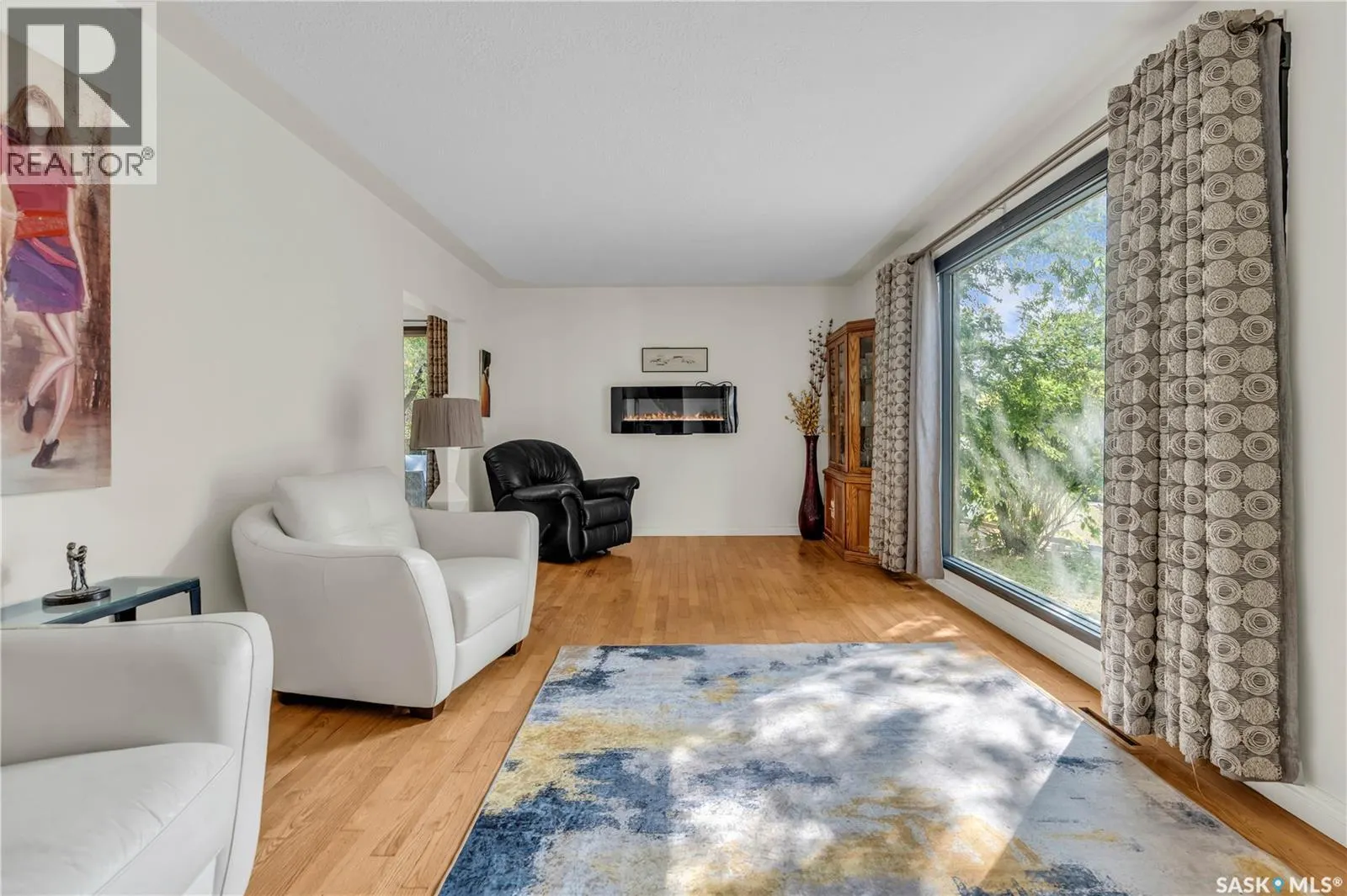 275 Logan CRESCENT
