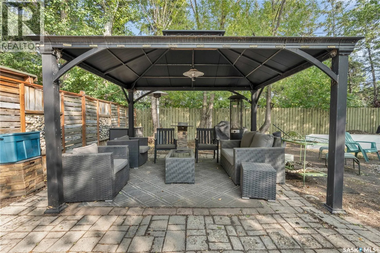 275 Logan CRESCENT