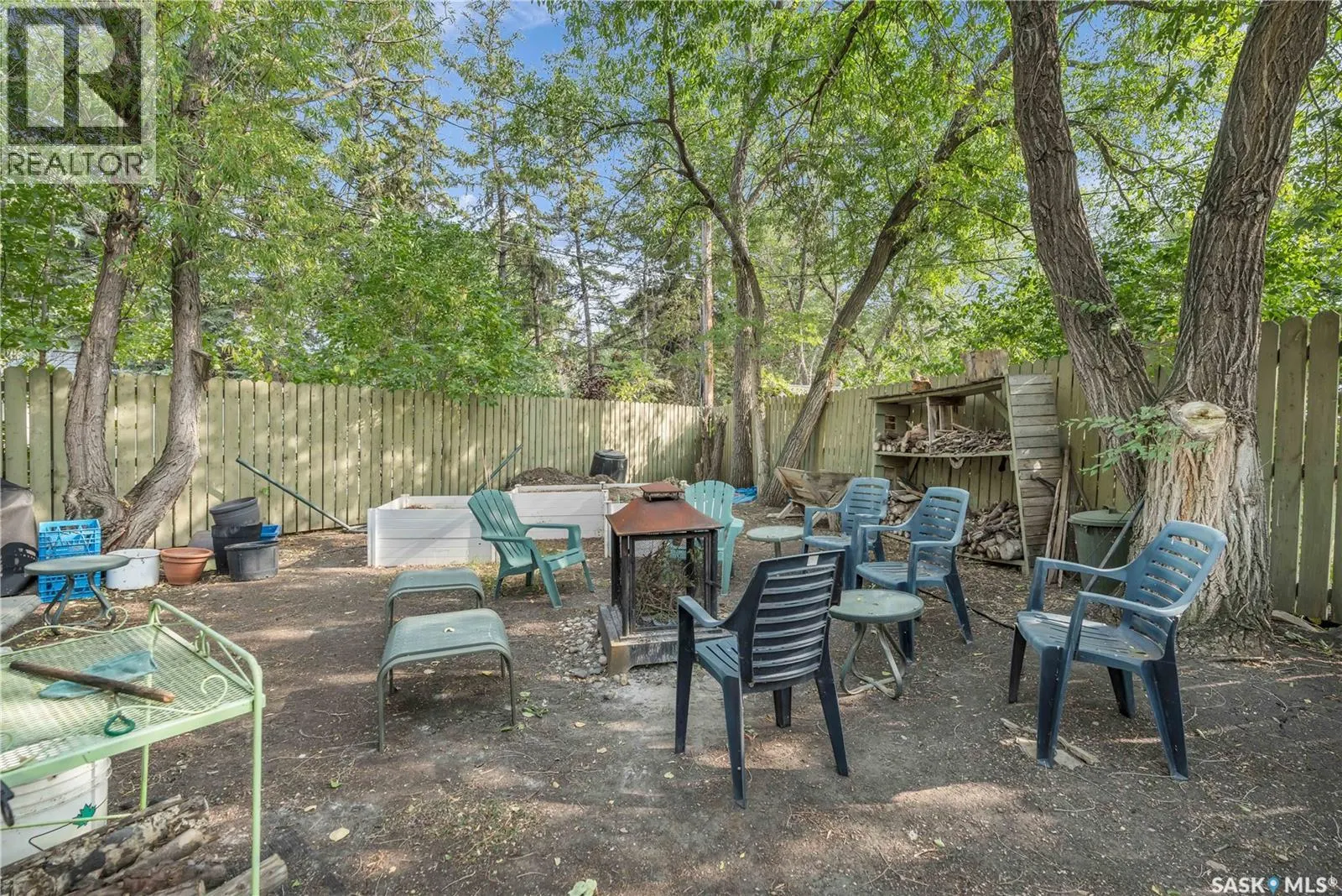 275 Logan CRESCENT