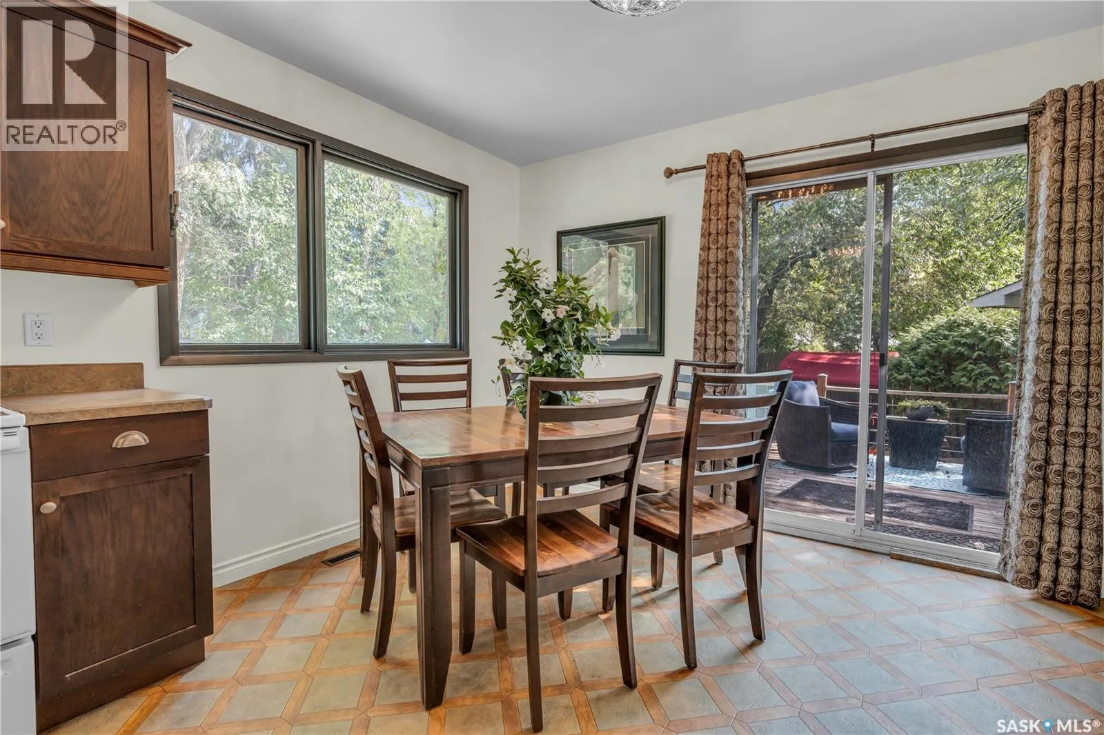 275 Logan CRESCENT
