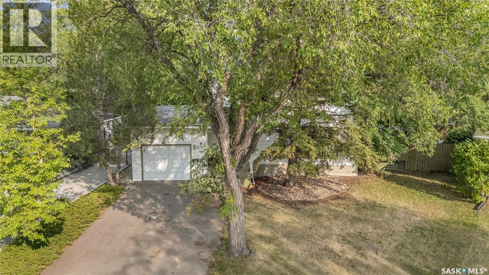 275 Logan CRESCENT