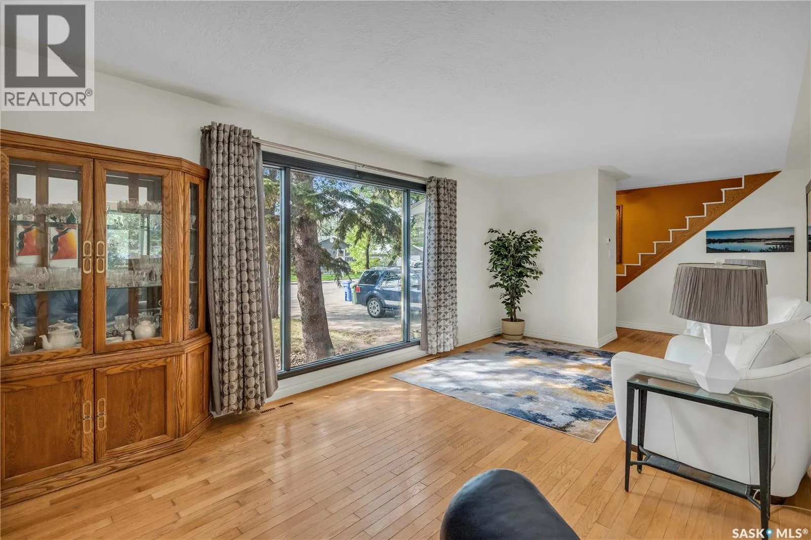 275 Logan CRESCENT