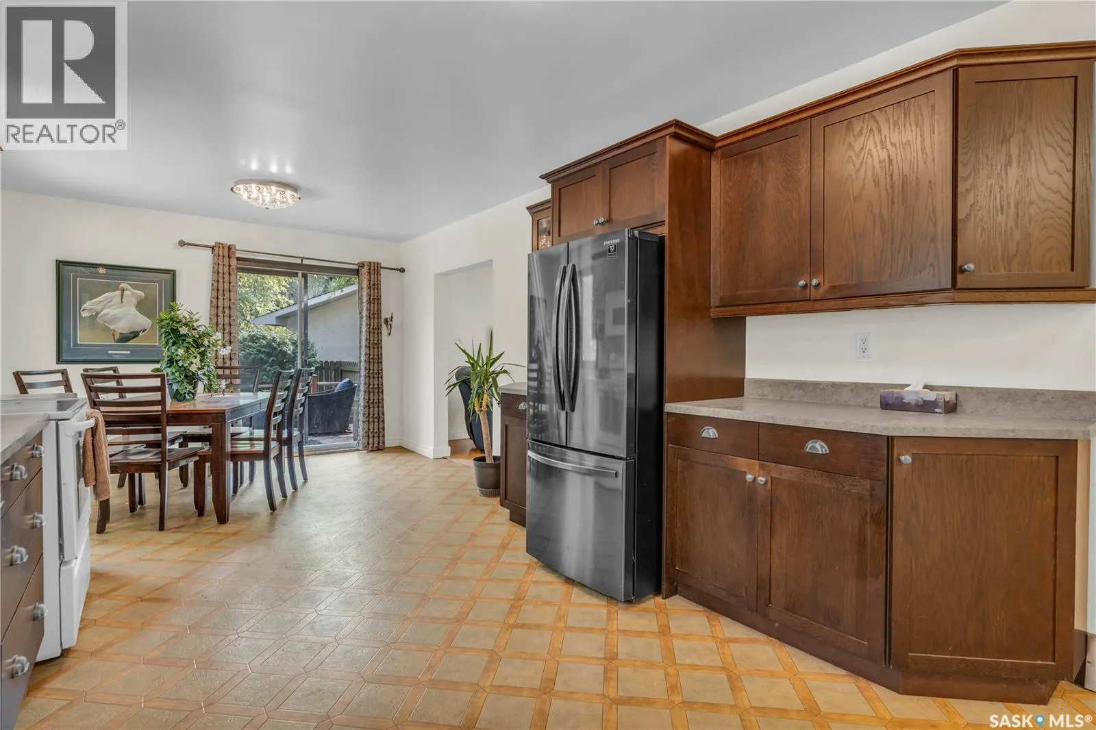 275 Logan CRESCENT