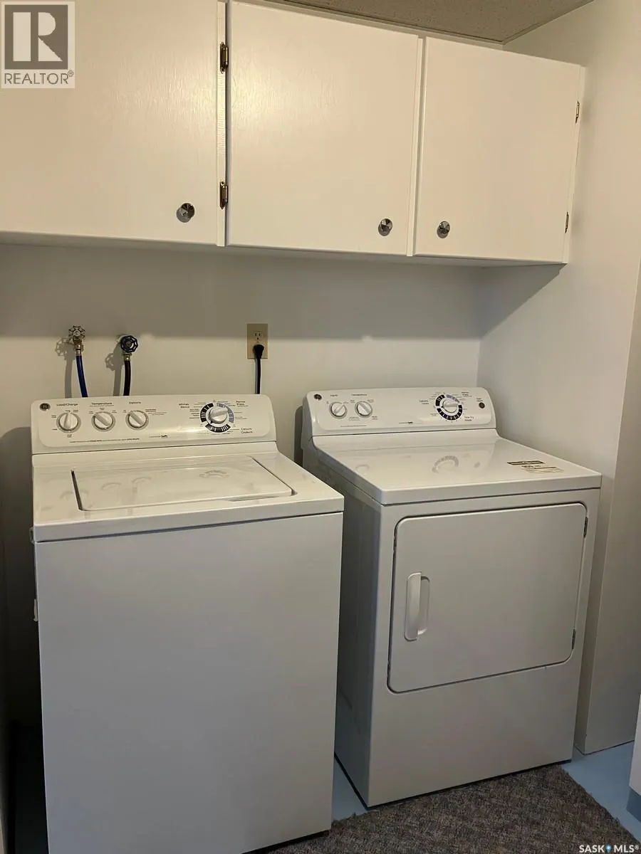 419 8th AVENUE W