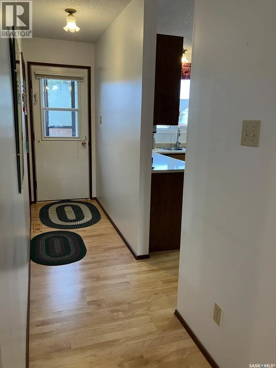 419 8th AVENUE W