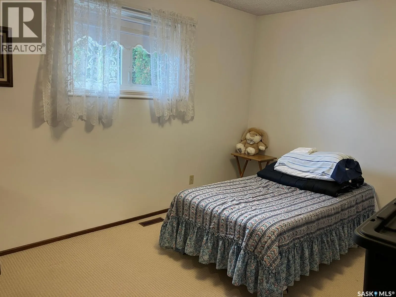 419 8th AVENUE W