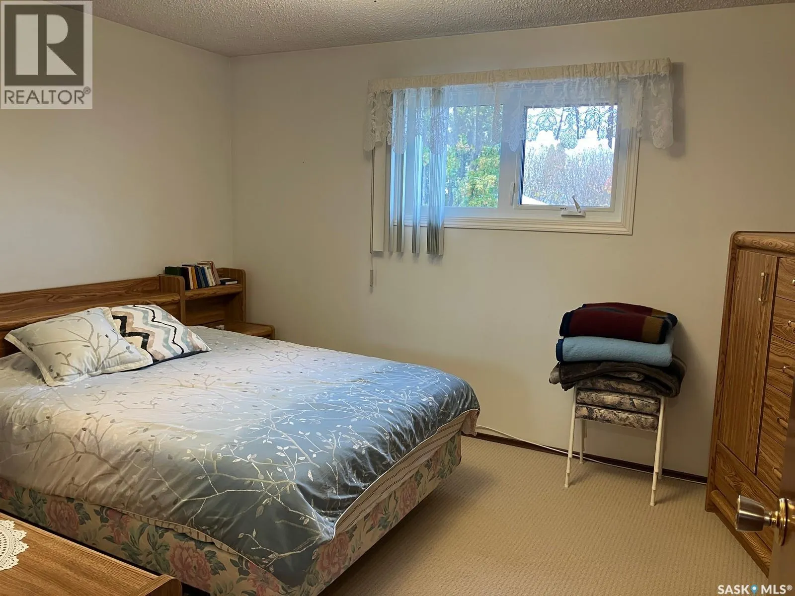 419 8th AVENUE W