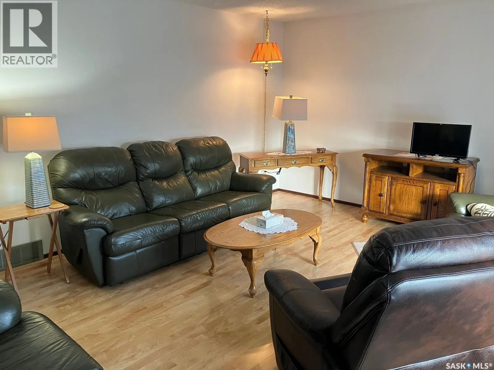 419 8th AVENUE W