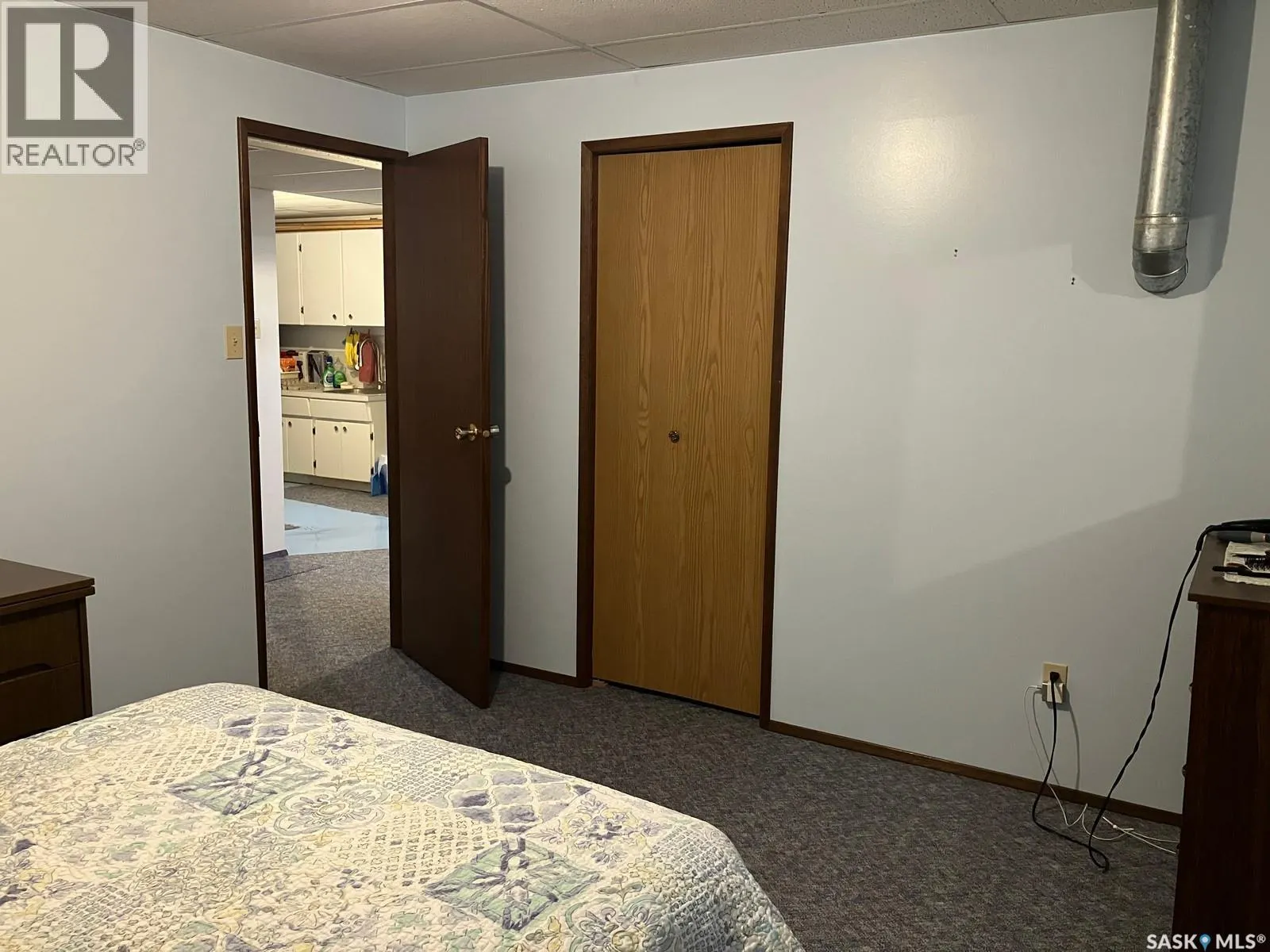 419 8th AVENUE W
