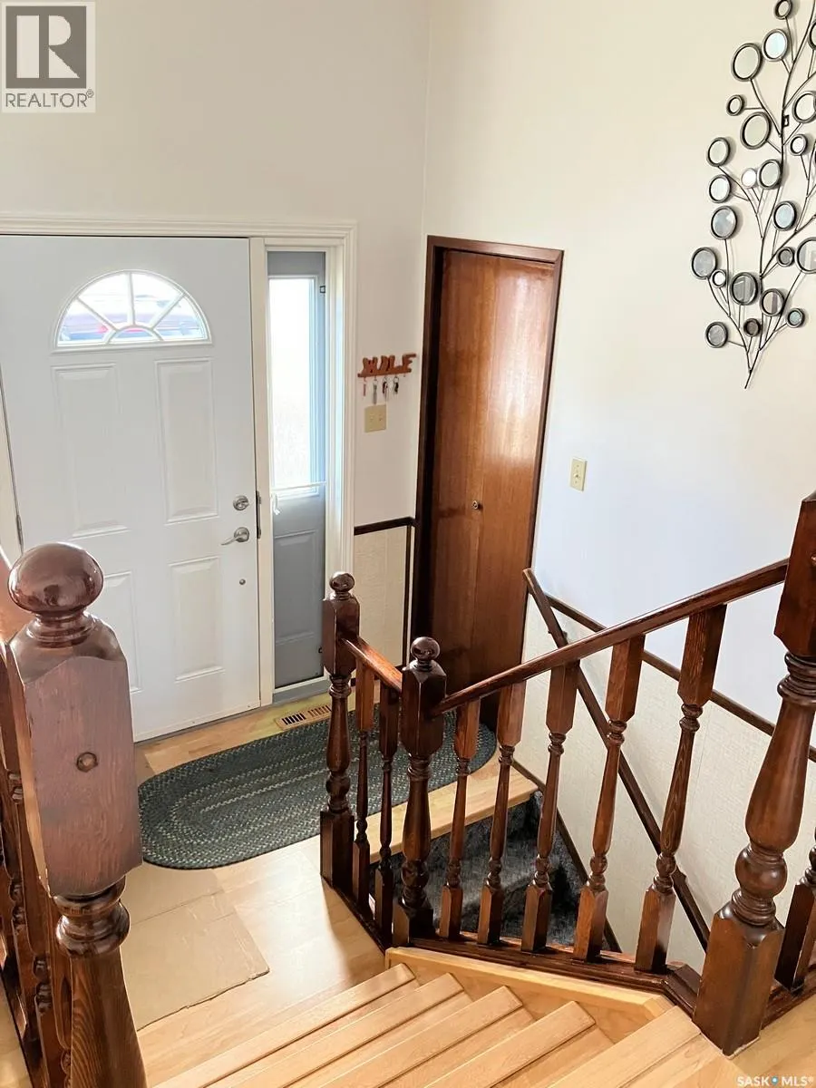 419 8th AVENUE W