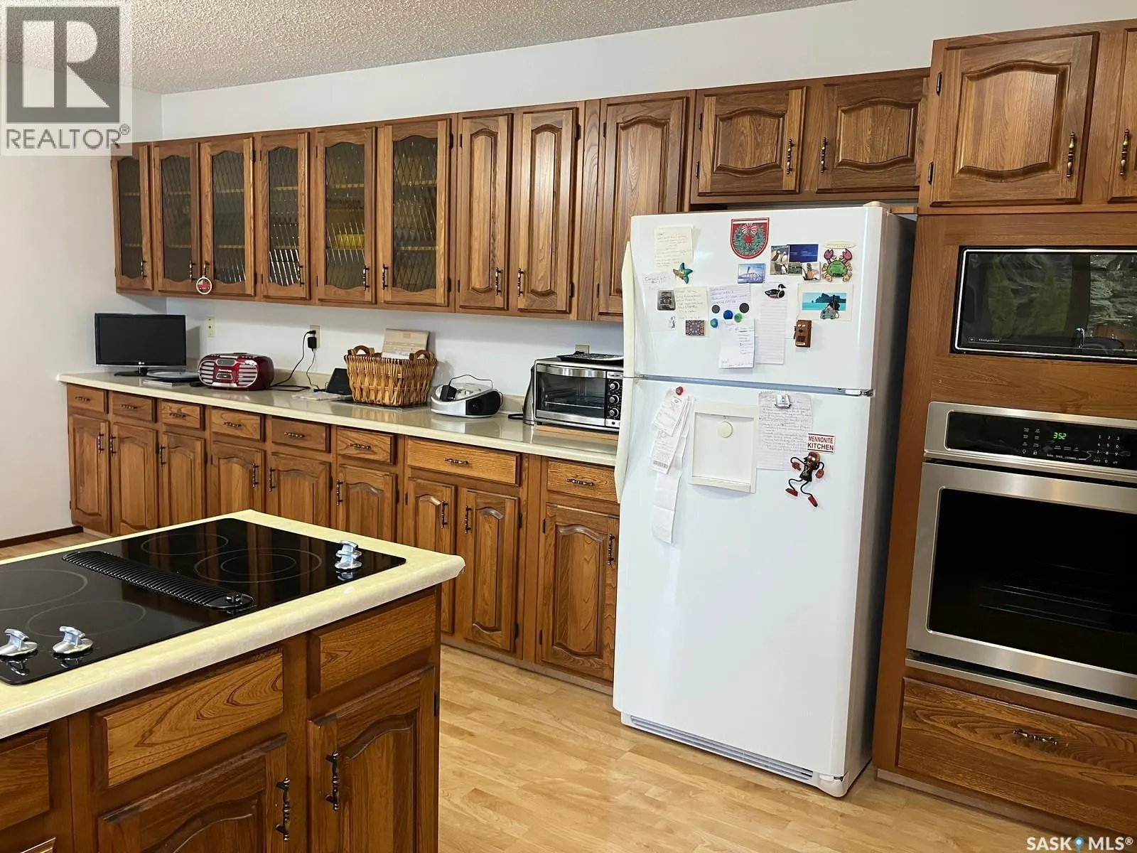 419 8th AVENUE W