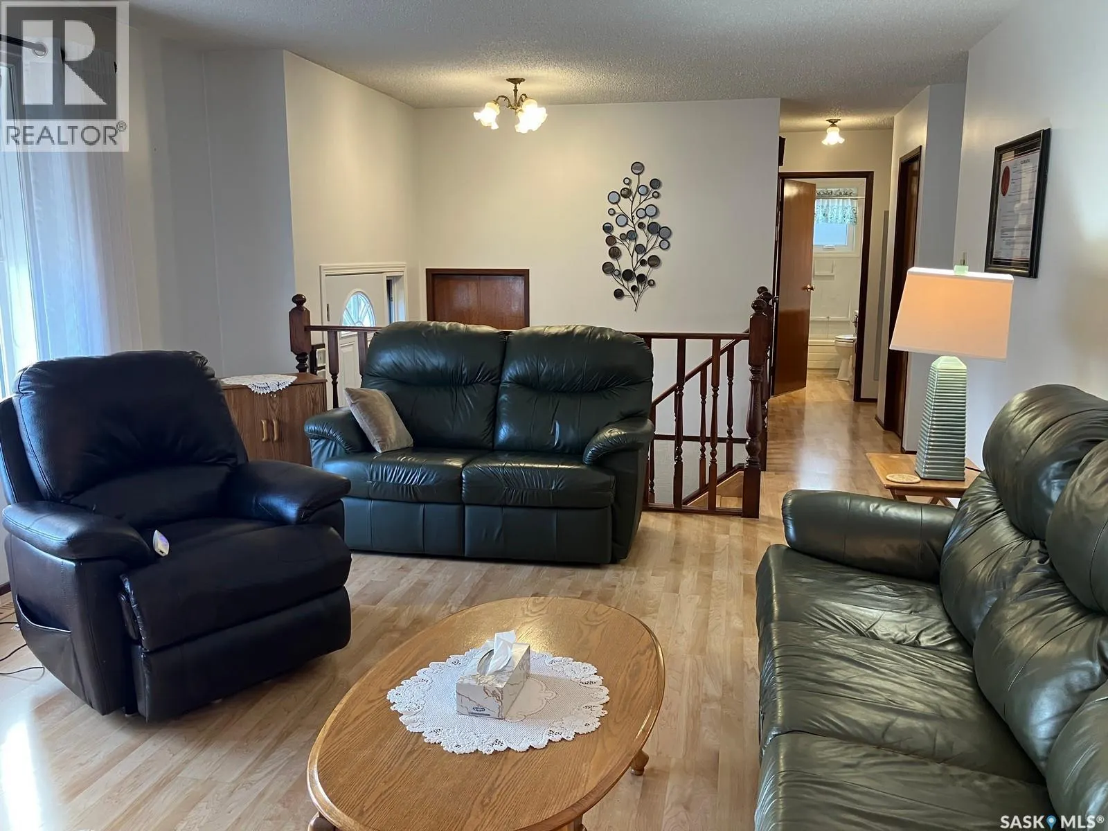 419 8th AVENUE W