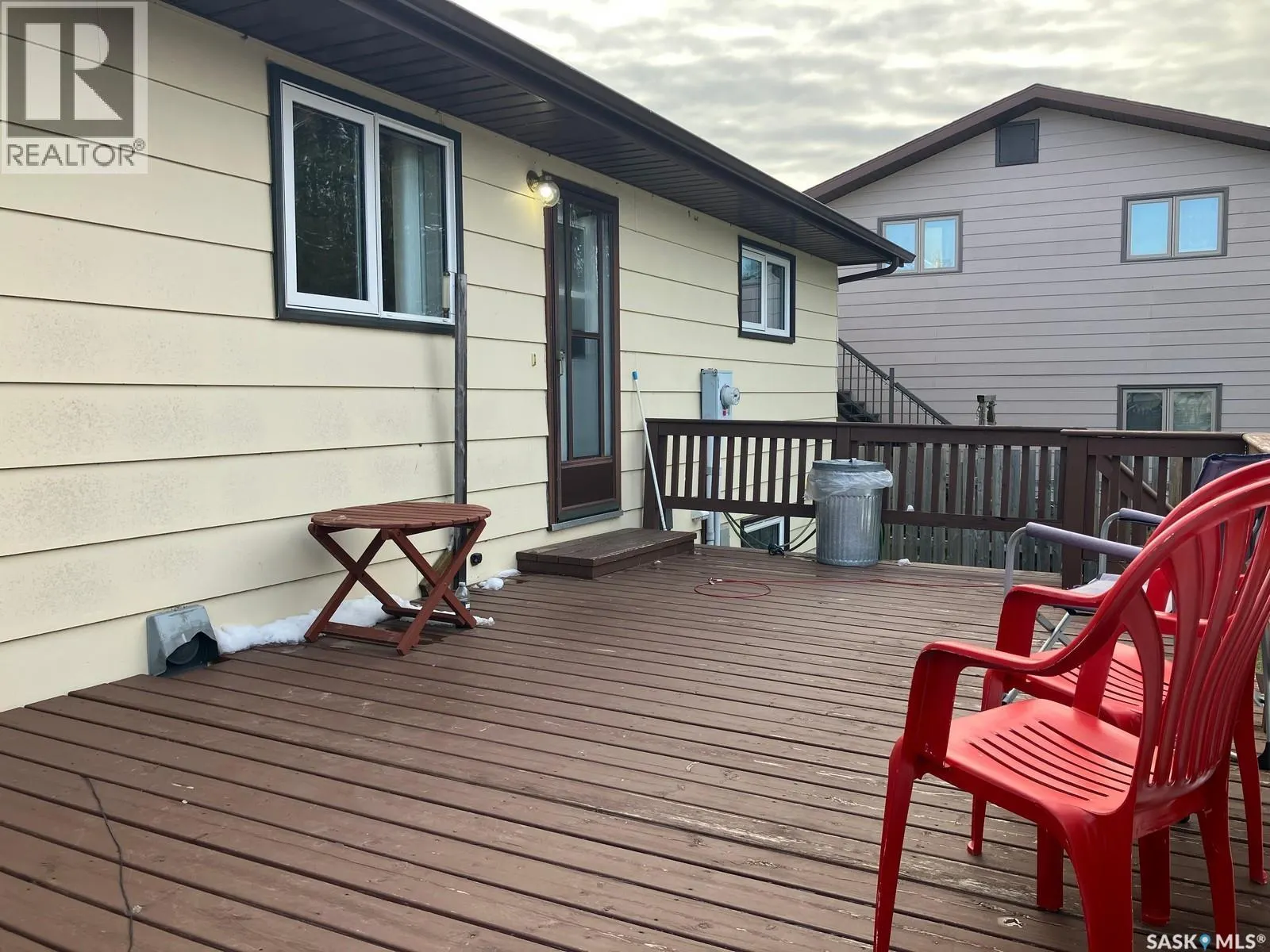 419 8th AVENUE W