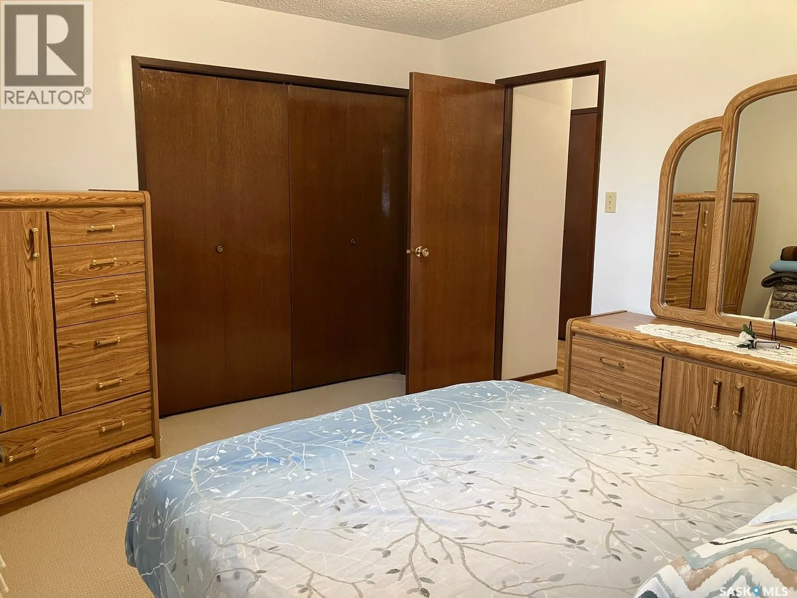 419 8th AVENUE W