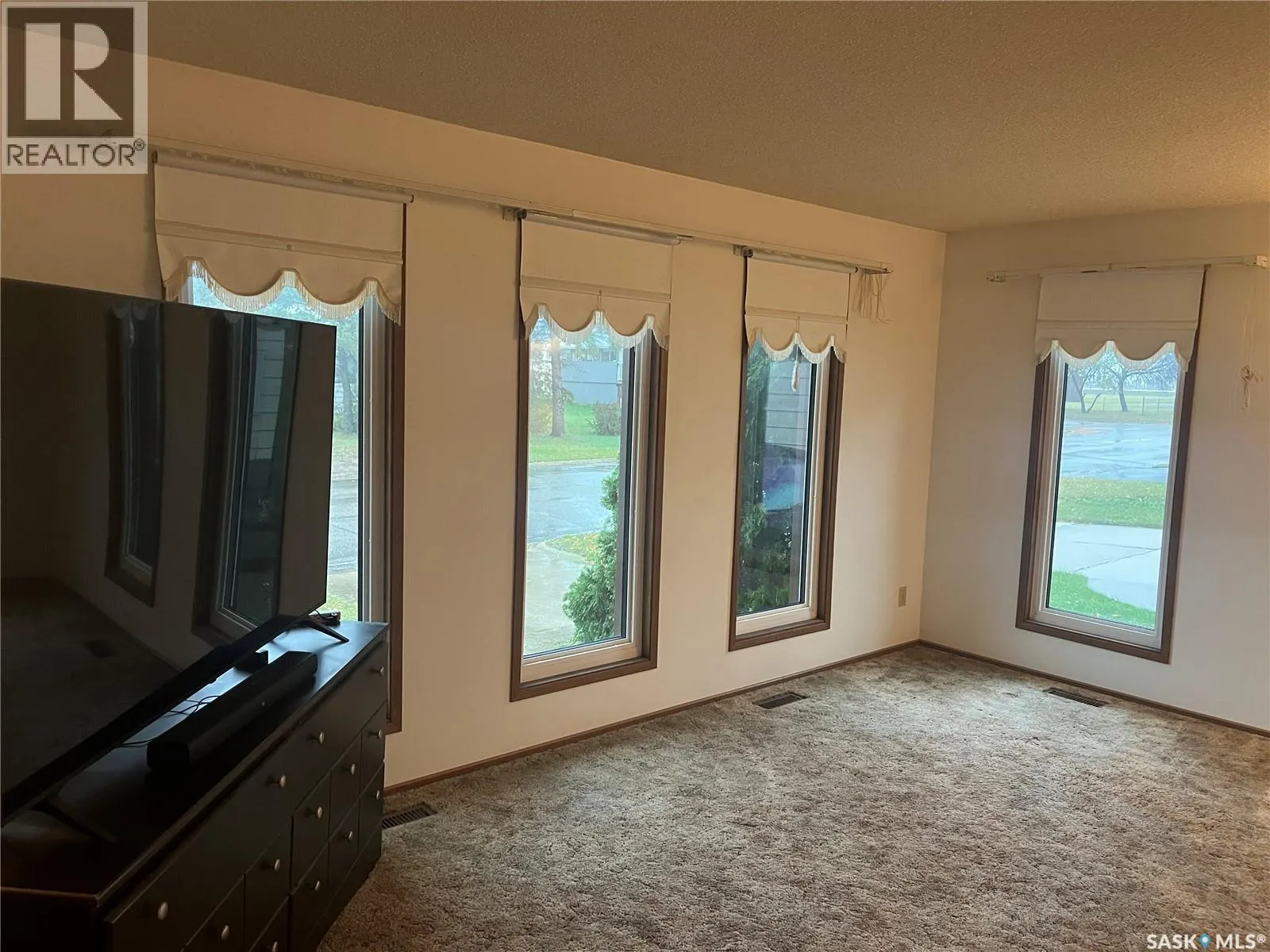 408 5th STREET W