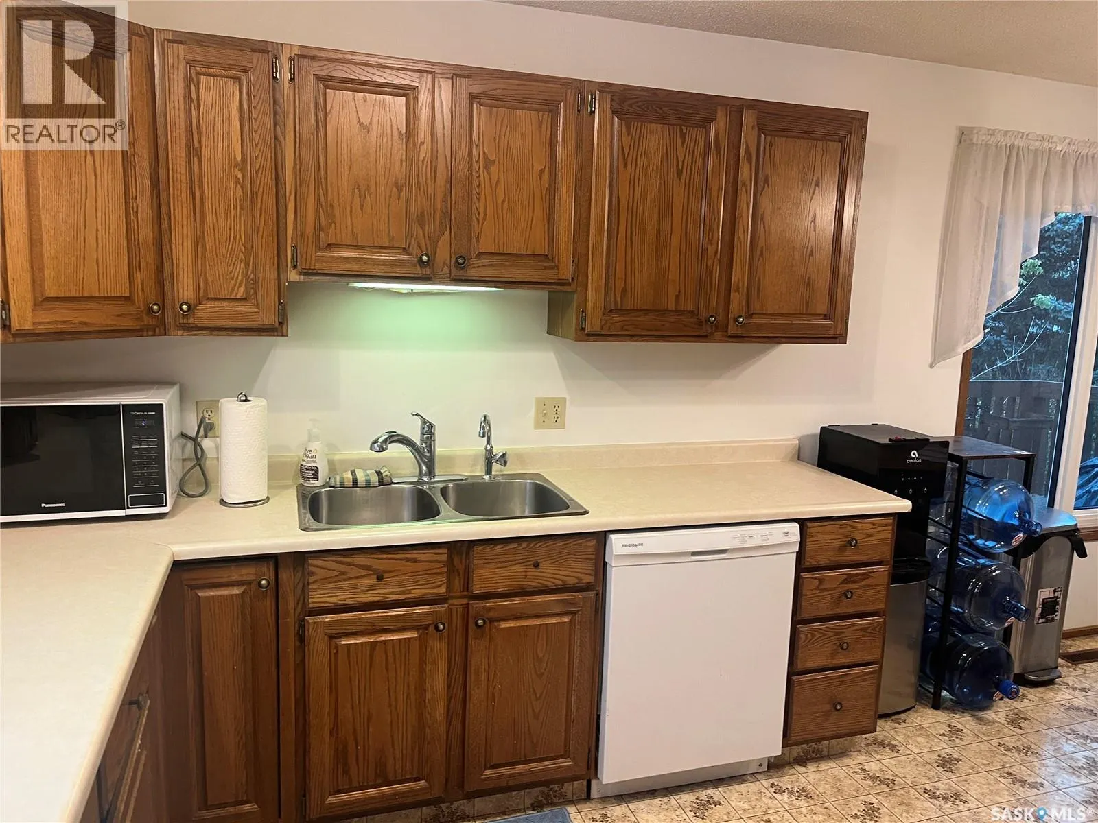 408 5th STREET W