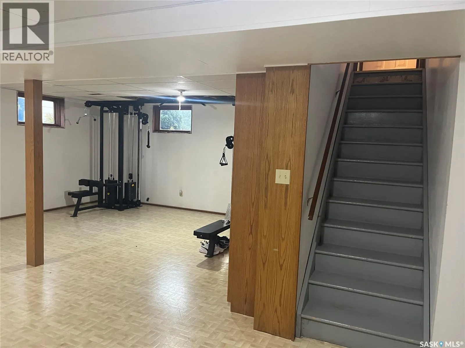 408 5th STREET W