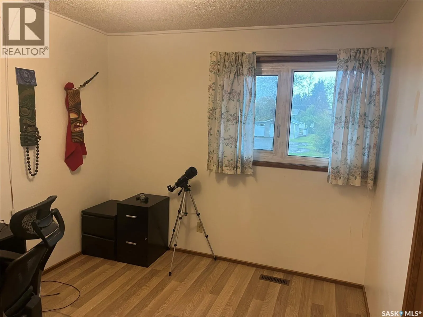 408 5th STREET W