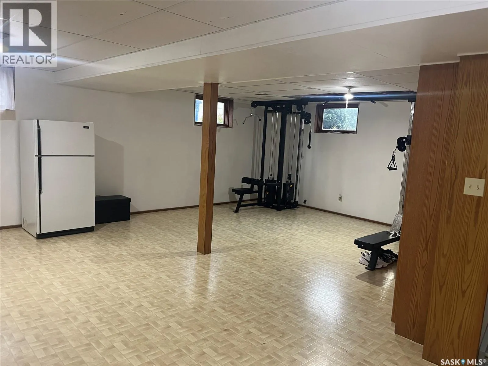 408 5th STREET W