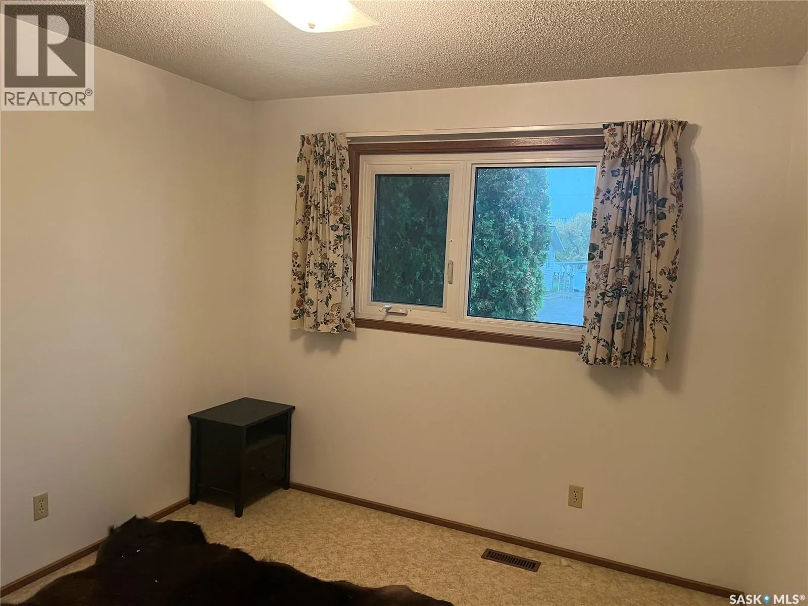 408 5th STREET W