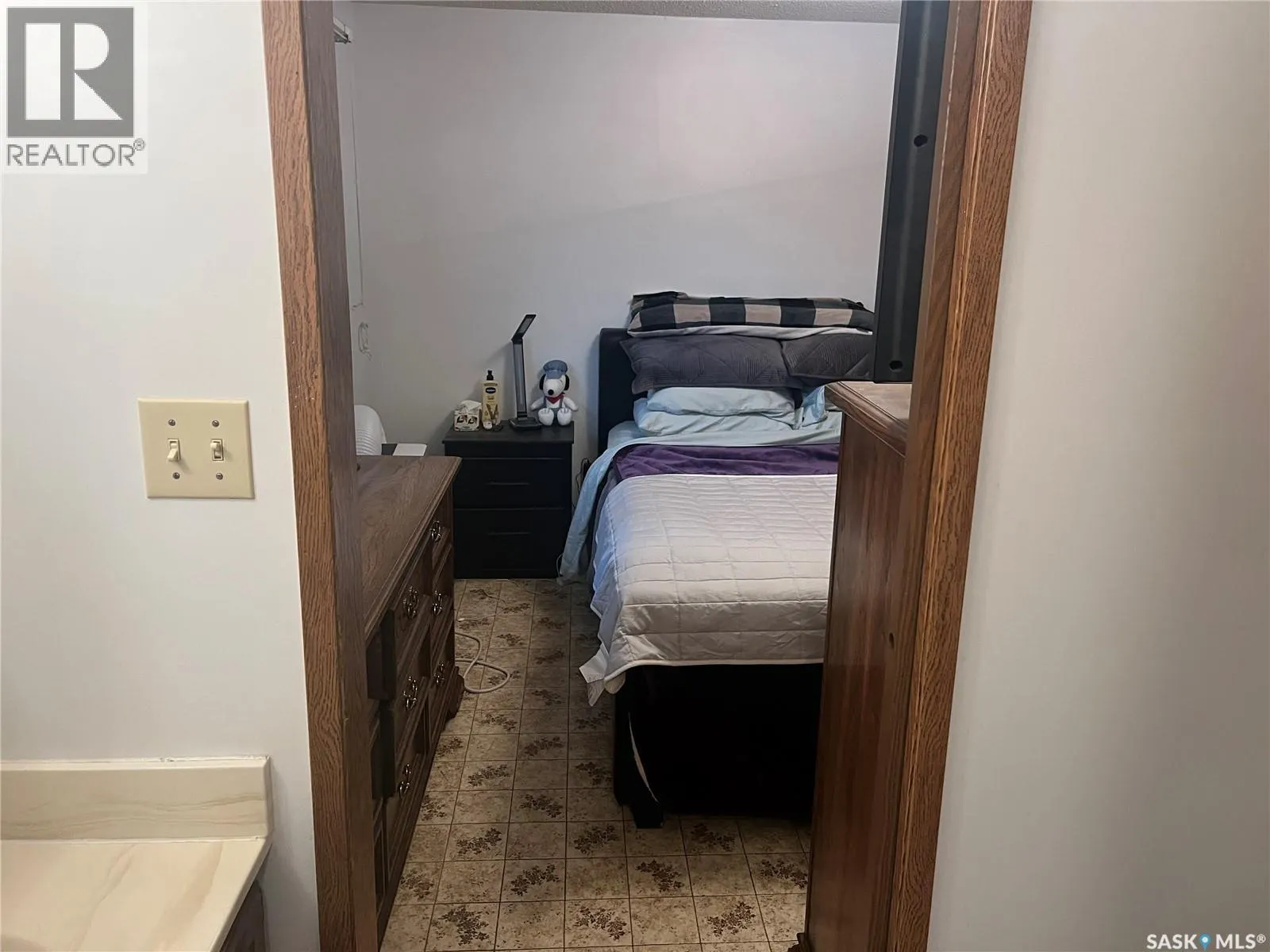 408 5th STREET W