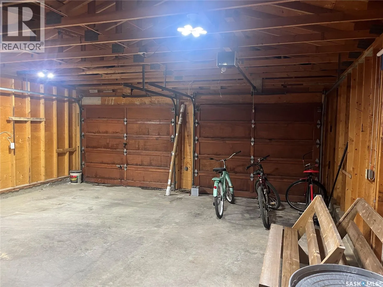 408 5th STREET W