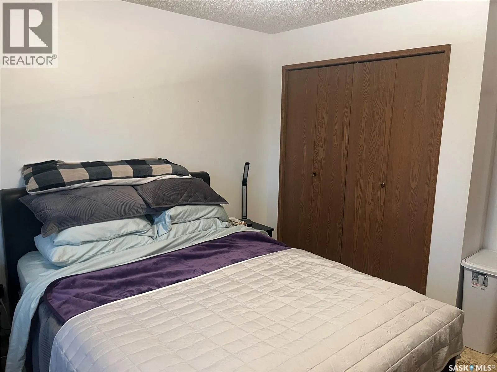 408 5th STREET W