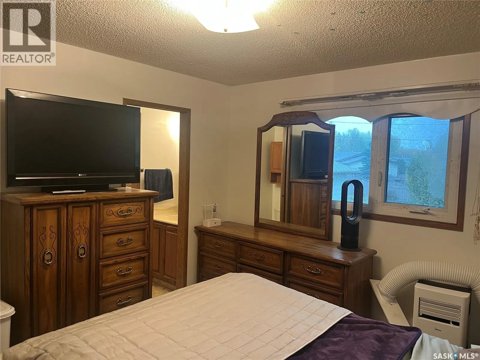 408 5th STREET W
