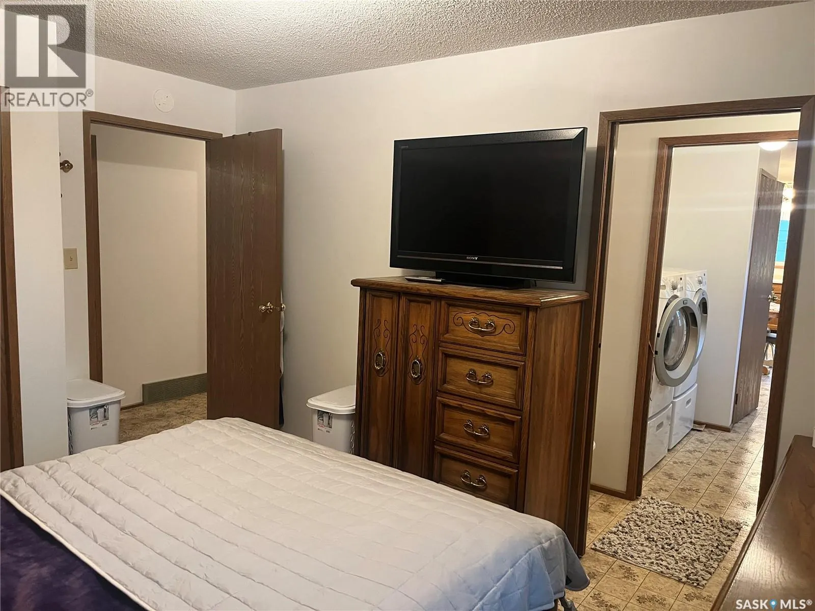 408 5th STREET W