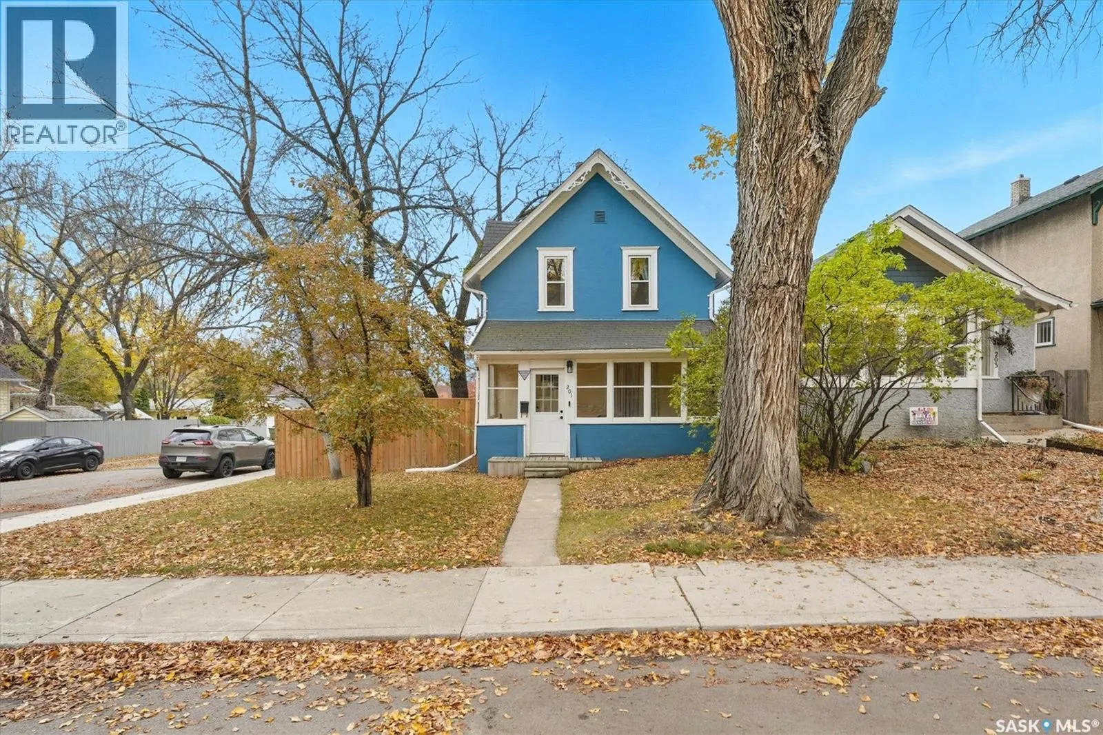201 28th STREET W