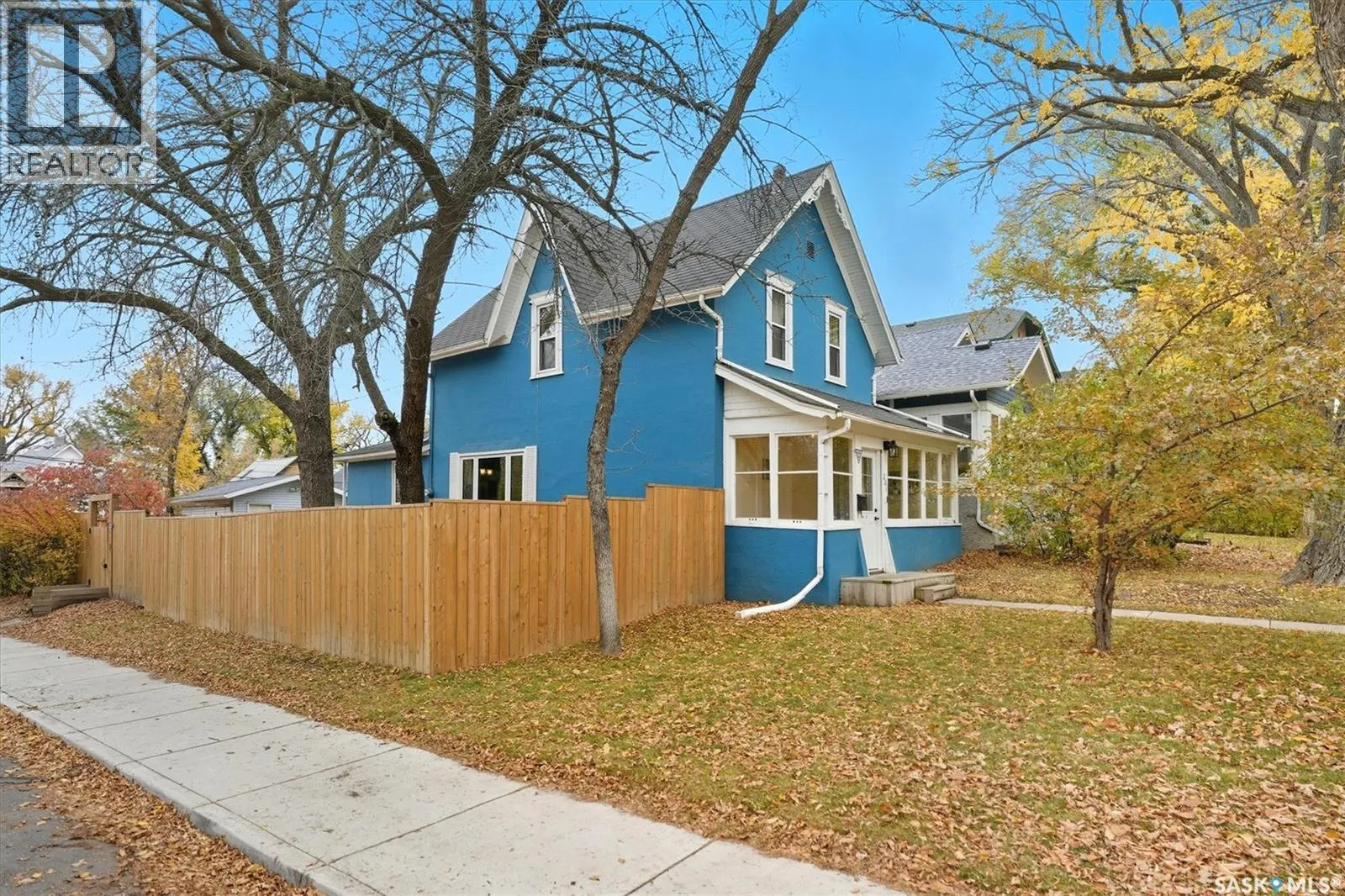 201 28th STREET W