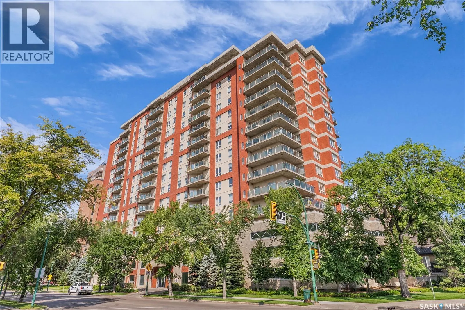 1205 902 Spadina CRESCENT E