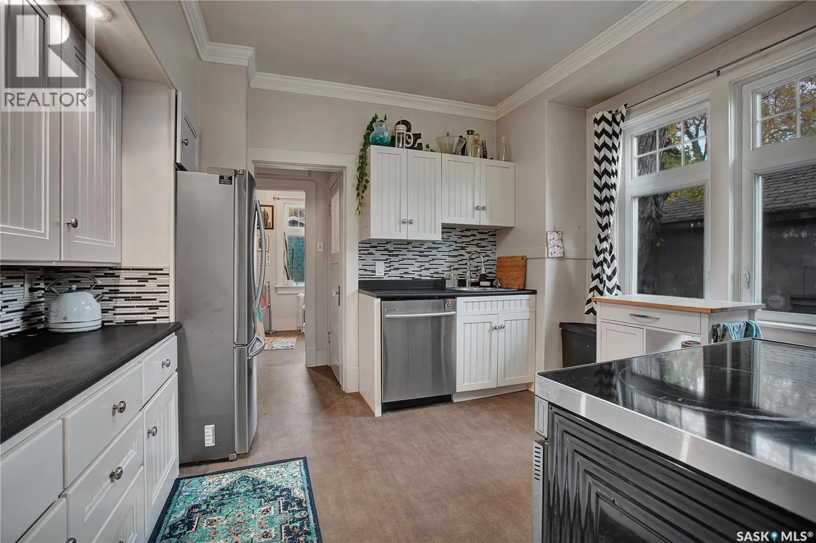 110 29th STREET W