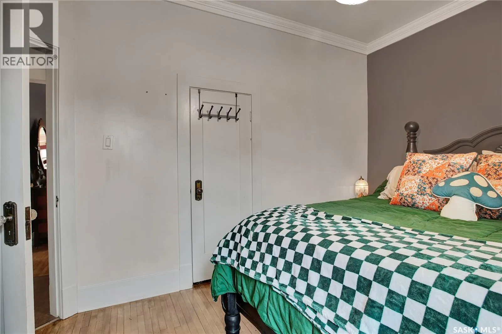 110 29th STREET W