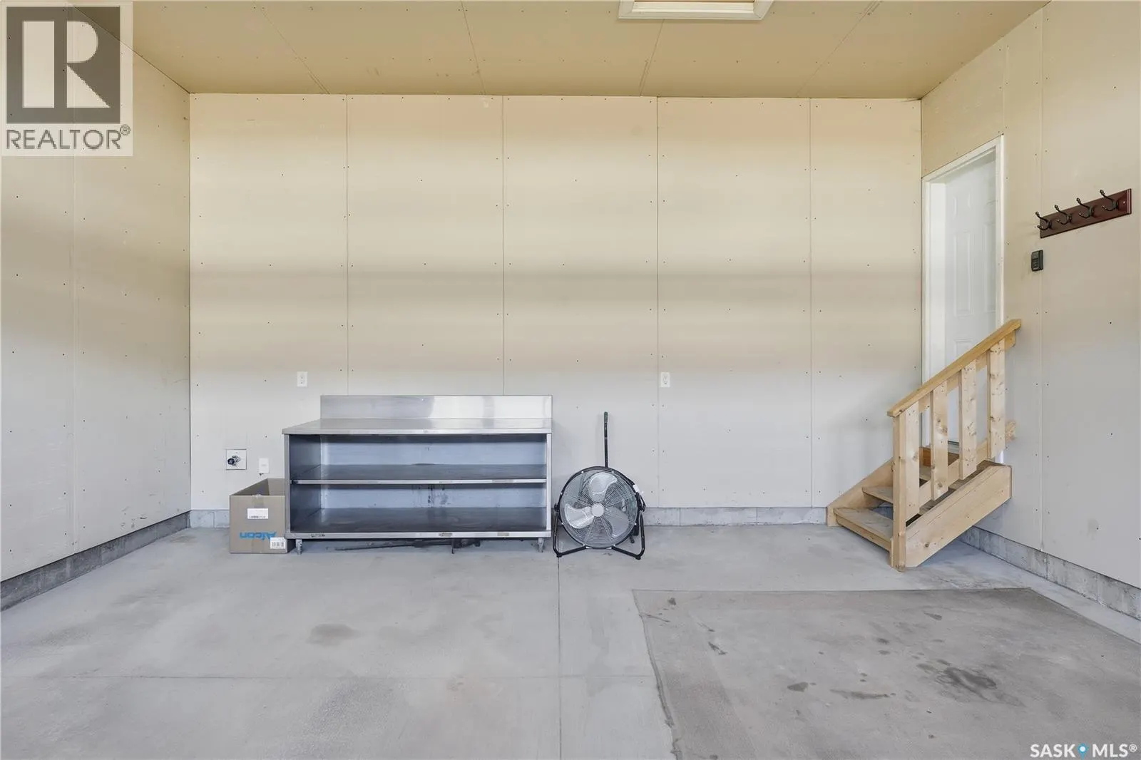 2 3214 11th STREET W