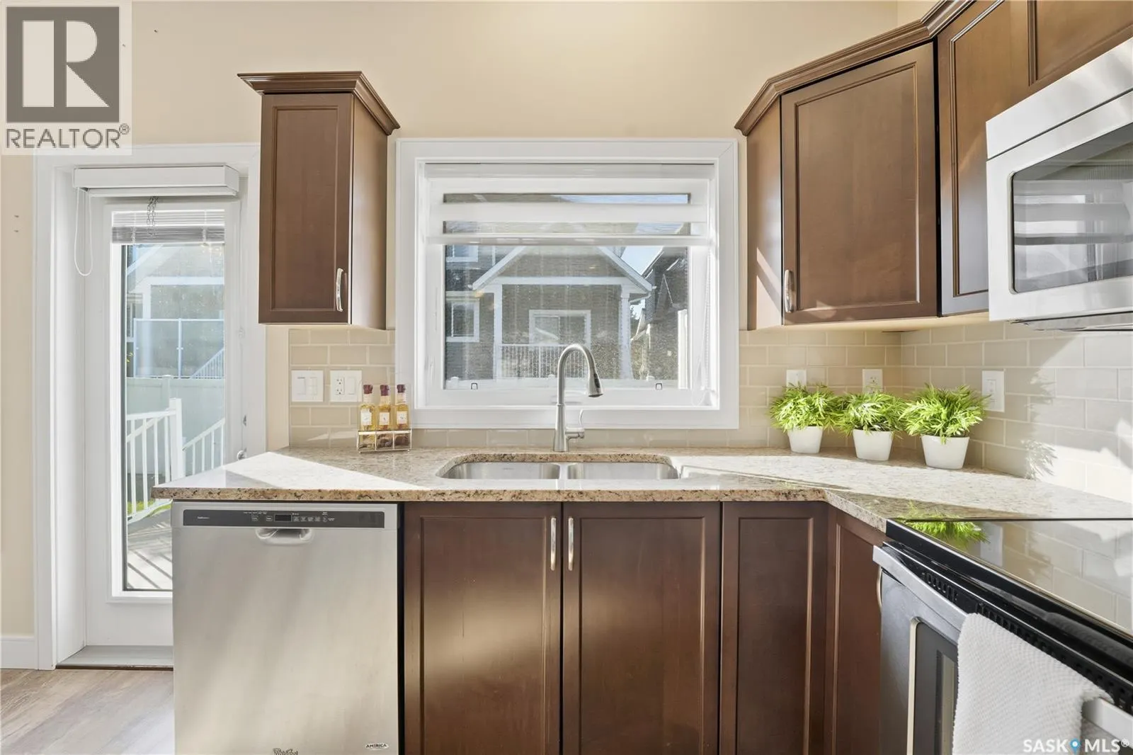 2 3214 11th STREET W