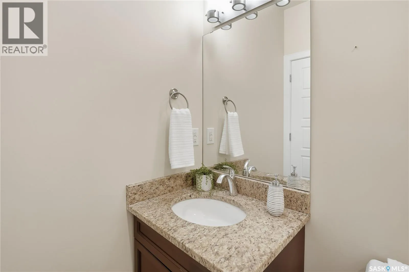 2 3214 11th STREET W