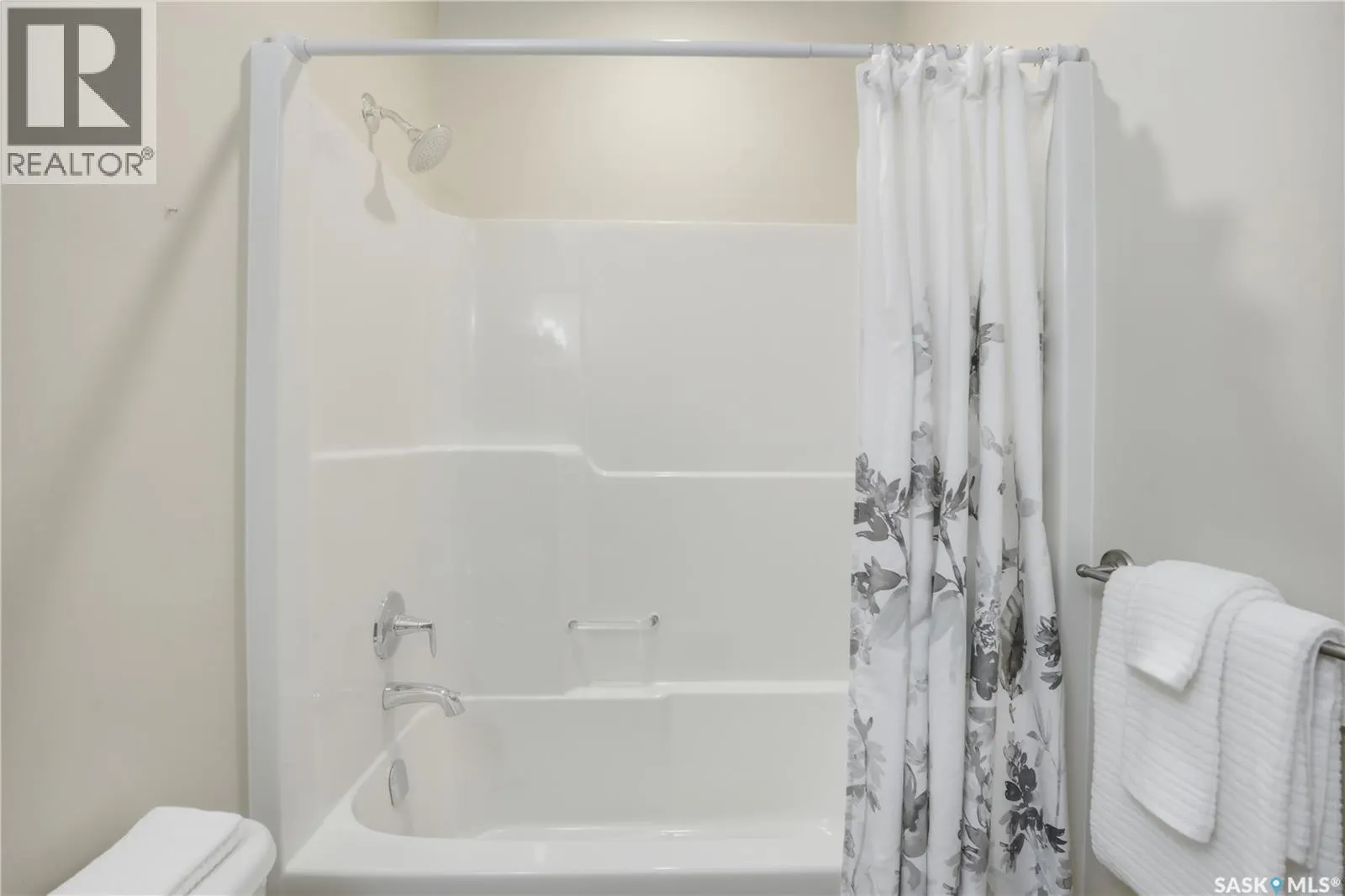 2 3214 11th STREET W