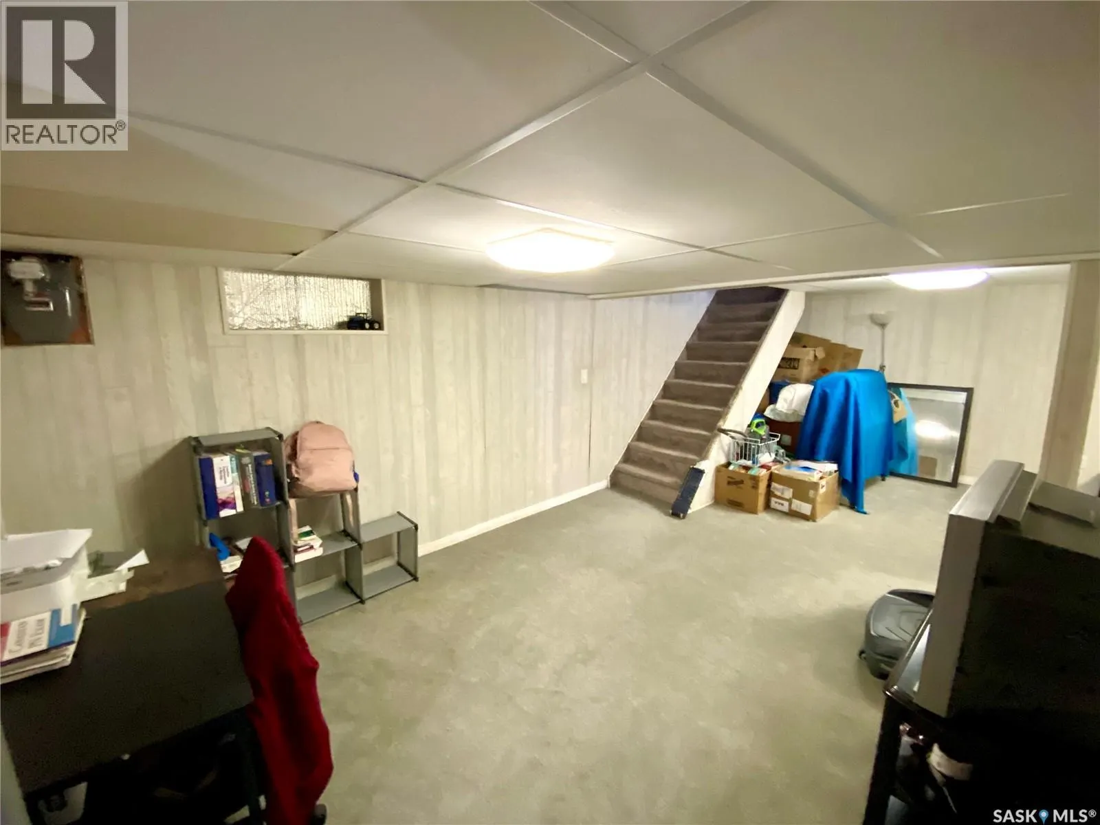 204 4th STREET E