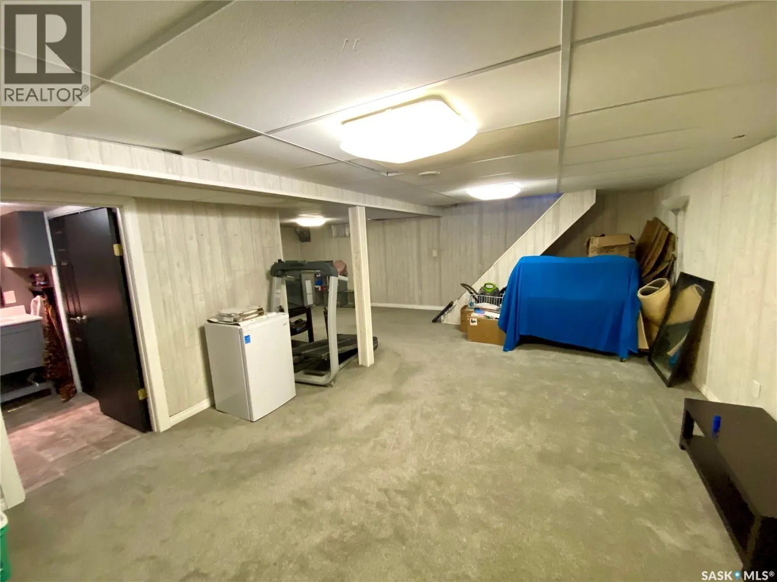 204 4th STREET E