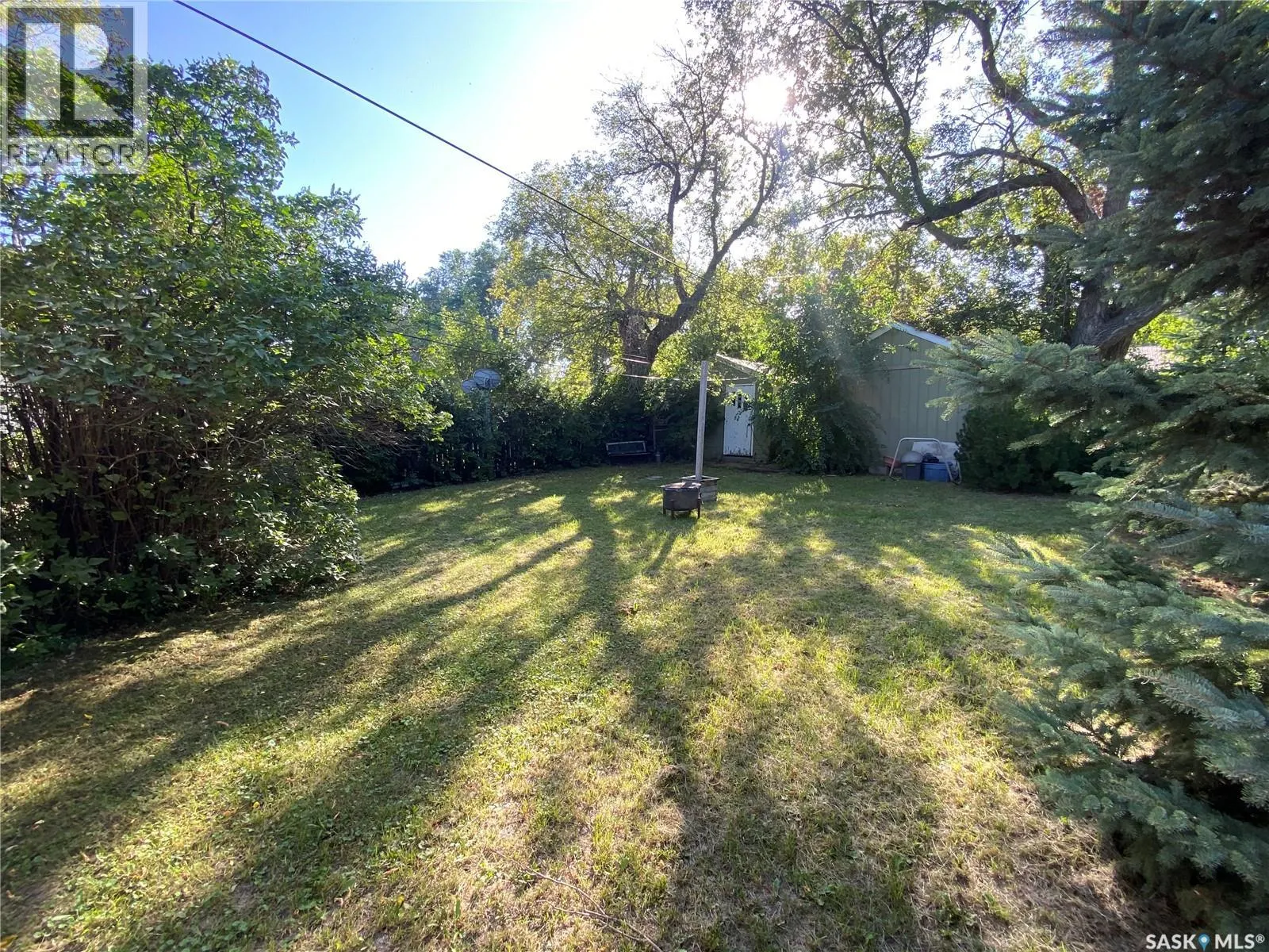 204 4th STREET E
