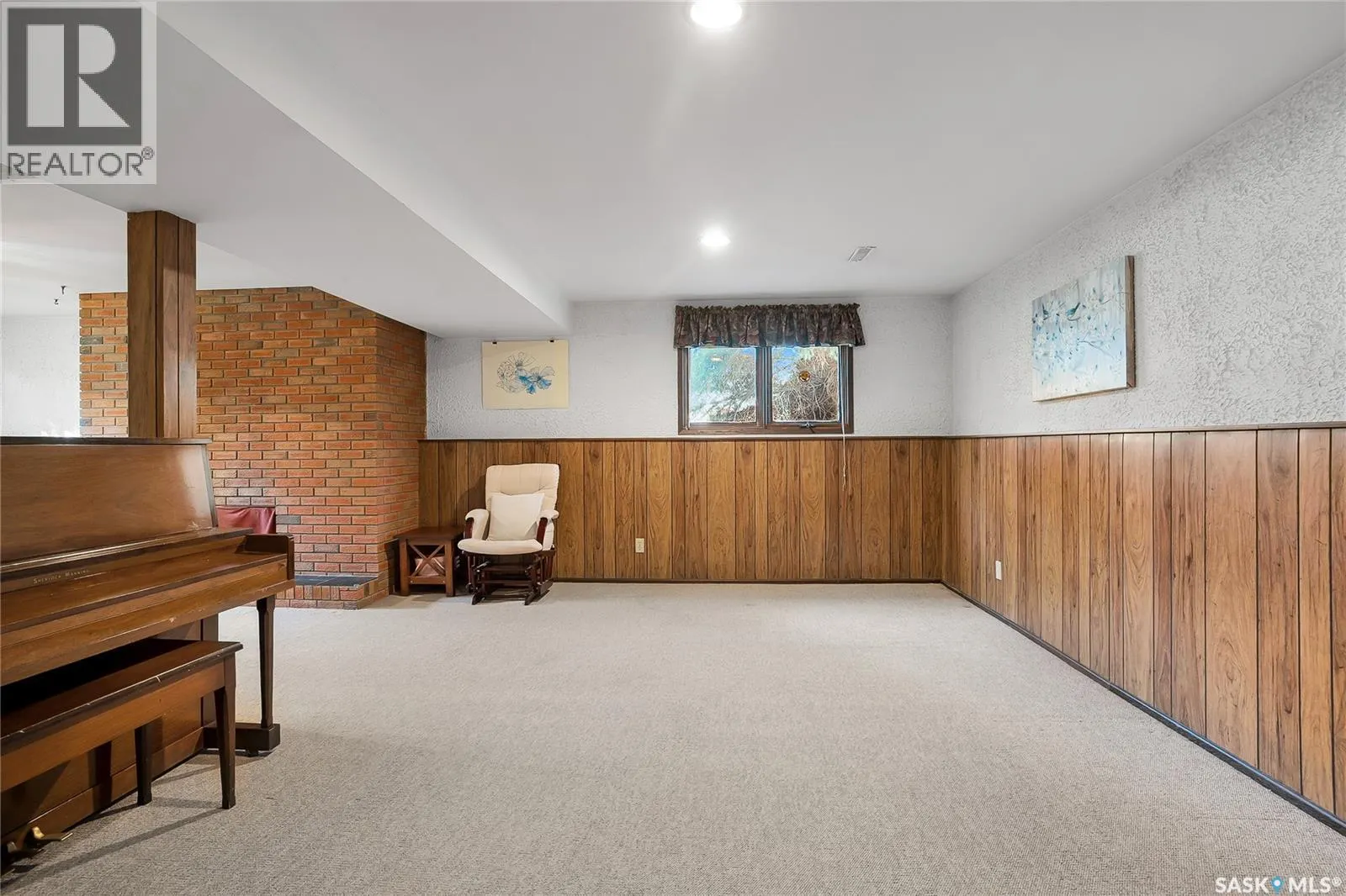 202 Begg CRESCENT