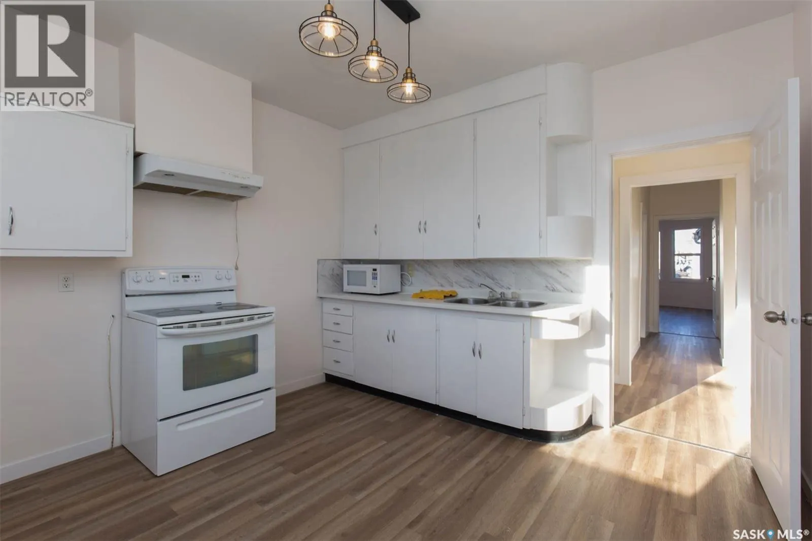 375 Fairford STREET W