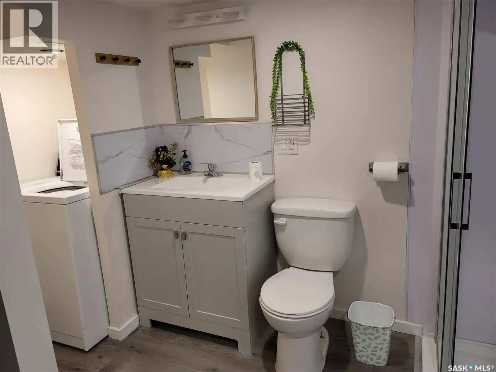 375 Fairford STREET W