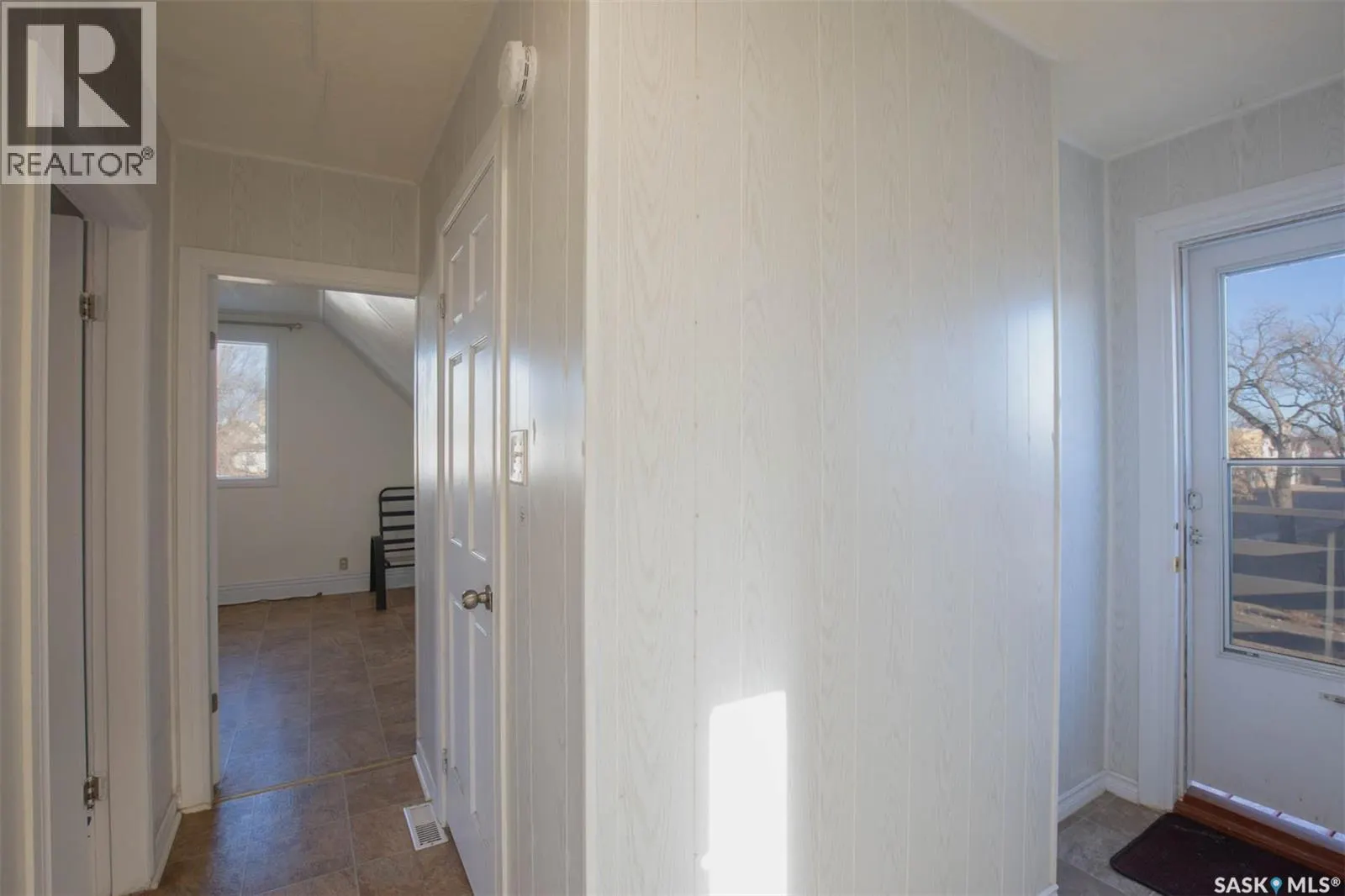 375 Fairford STREET W