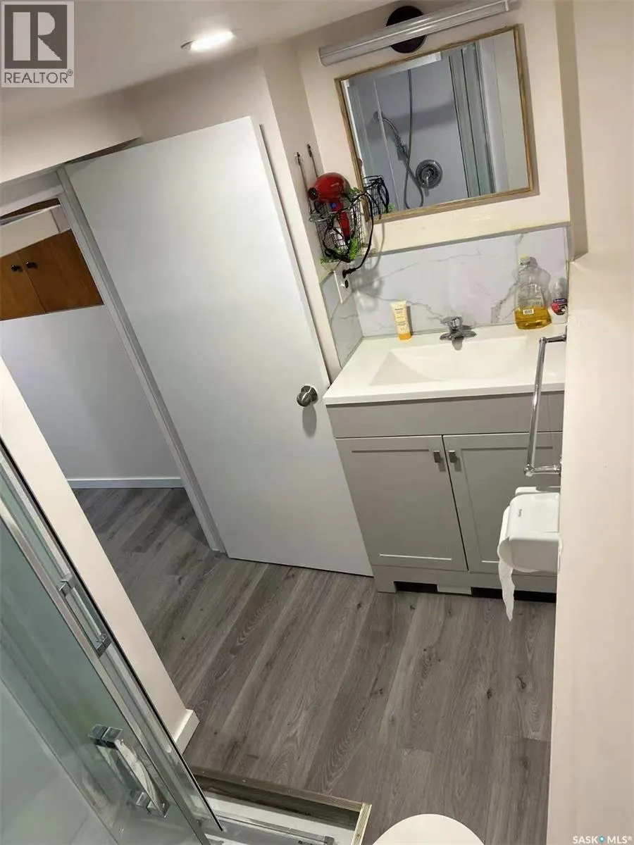 375 Fairford STREET W