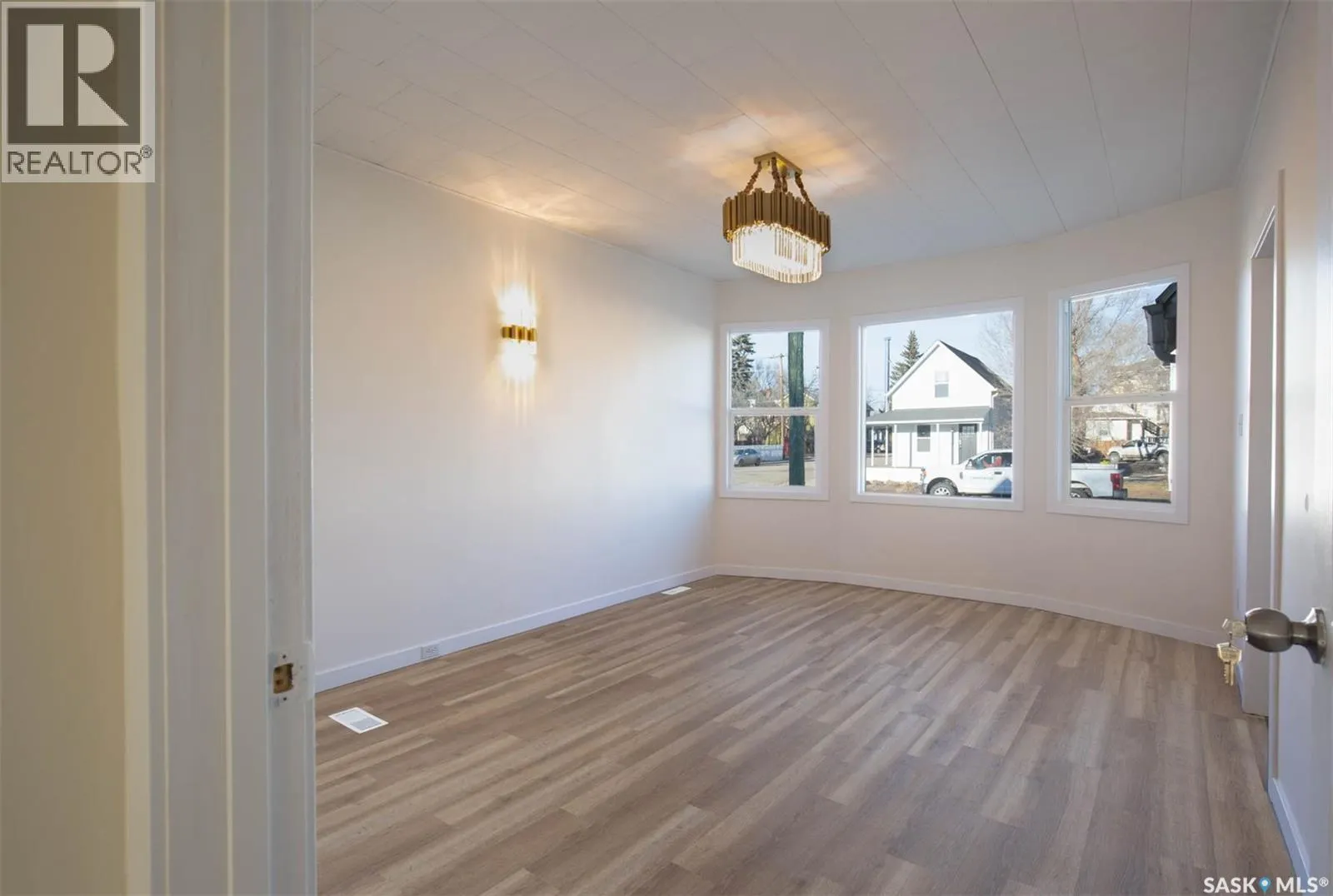 375 Fairford STREET W