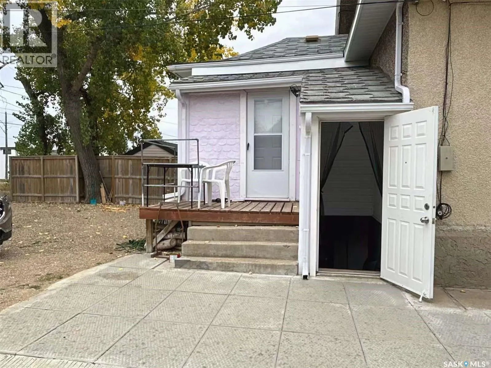 375 Fairford STREET W