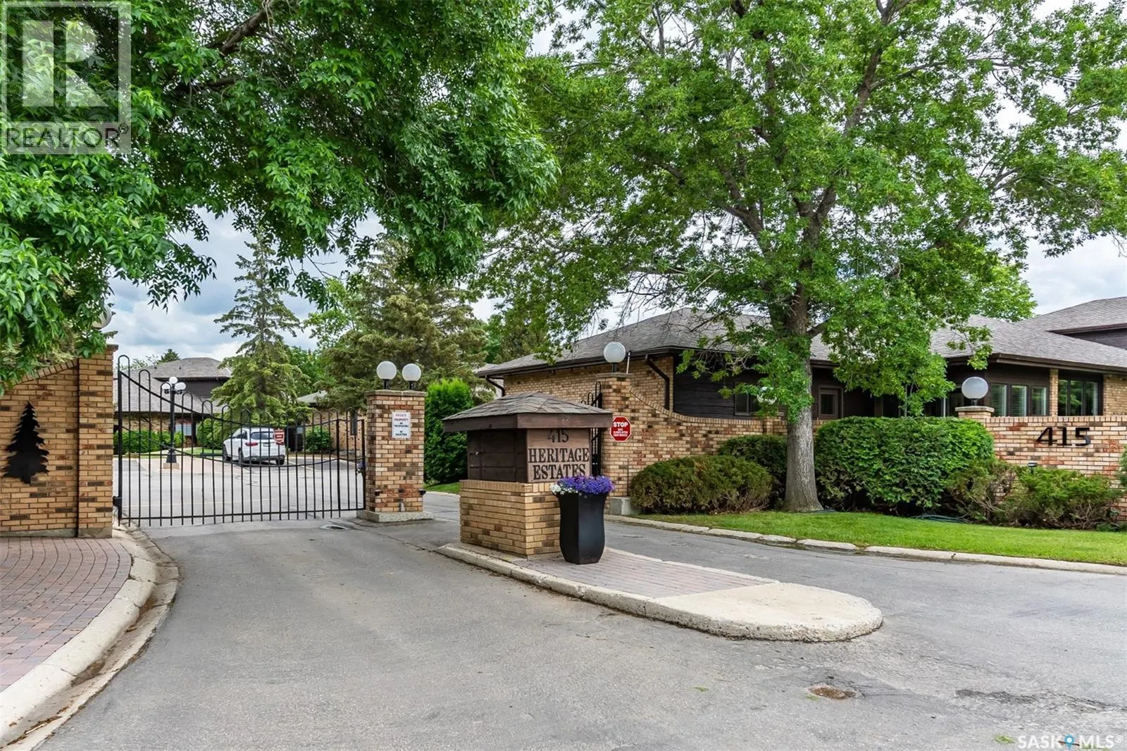203 415 Heritage CRESCENT